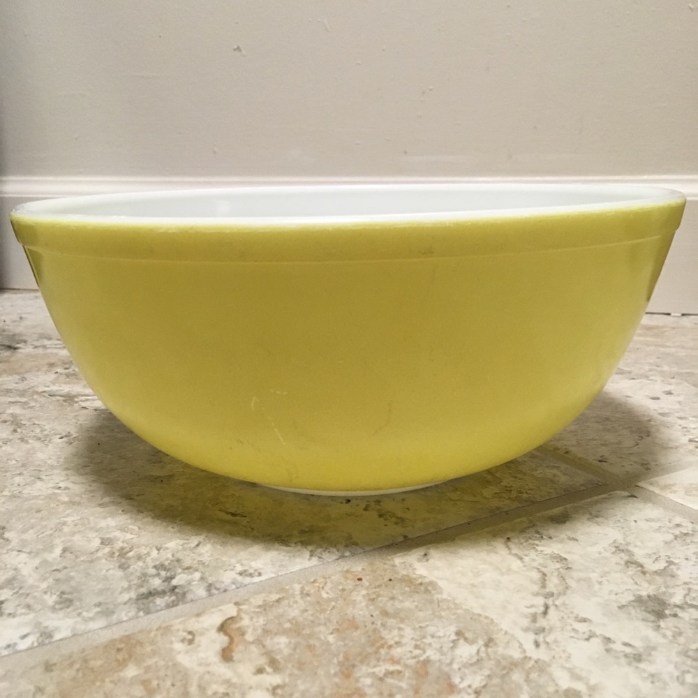 Vintage Pyrex Primary Yellow Nesting Ceramic Mixing Bowl 4qt 404